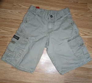 Boy's WRANGLER Cargo shorts Measures 21X9 (Faded size tag) - Picture 1 of 4