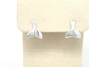 Authentic Kabana 14k White Gold, Small Smooth Whale Tail Stud Earring NEW - Picture 1 of 6