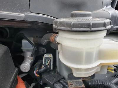 Главный цилиндр тормоза с резервуаром 2010-2014 Honda Insight - Изображение 1 из 4