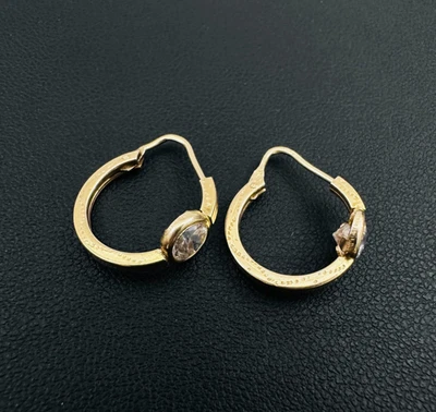 Pendientes de aro pequeños Estate de oro amarillo sólido de 10K y 14K con bisel de circonita cúbica Foto 1 de 4