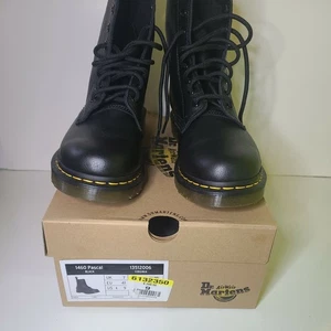 NIB DR MARTENS UNISEX 1460 PASCAL LEATHER LACE UP BOOTS SIZE 8M 9W 13512006 - Picture 1 of 8