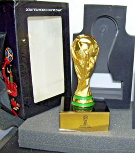 World cup FIFA 2018 trophy - Picture 1 of 2