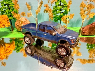 1/64 Custom Lifted 2017 Ford F150, Rear Pipe, Extended Cab, G5 Lift Greenlight - Image 1 of 3