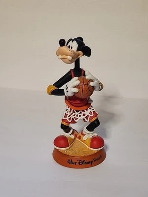 "Estatuilla cabeza bobble de baloncesto Walt Disney World Disney Goofy 8,5"" sin caja" Foto 1 de 4
