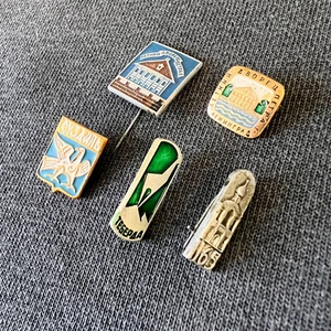 5x Soviet Cities Patriotic Enamel Pins Badges USSR Lapel Pins Moscow Krasnodar - Picture 1 of 8