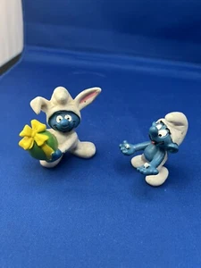 2 Vintage 1982 Peyo Schleich Bunny Suit Smurf Figure Portugal Figurine Easter - Picture 1 of 9