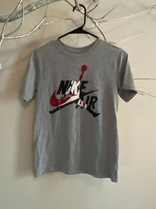 Nike Boys Air Jordan Jumpman T-Shirt Size Large Kids White/Black/Red - Picture 1 of 4