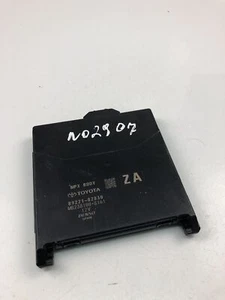 NO2907 TOYOTA Control Unit 89221-02830 - Picture 1 of 4
