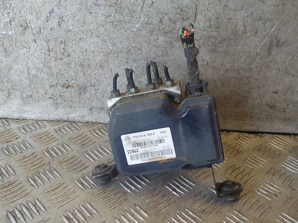 БЛОК УПРАВЛЕНИЯ МОДУЛЯТОРОМ НАСОСА ABS SEAT ALHAMBRA MK2 7N 7N0614109P 2011-2015 - Изображение 1 из 4