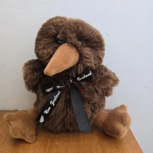 NEW ZEALAND KIWI PLUSH SOFT TOY 16CM TALL - Picture 1 of 1