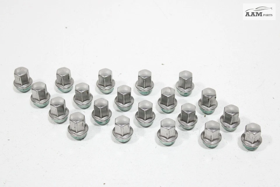 Juego de 20 pernos de tuerca de llanta delantera o trasera Chevrolet Trax 2024 OEM Foto 1 de 4