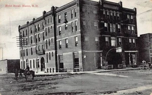 Postal SD: Hotel Royal, Huron, Dakota del Sur, principios de 1900, publicada, Dirt Street - Imagen 1 de 2