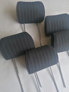 Set cuscini poggiatesta poggiatesta Mercedes 200E W124 Combi anno 1992 - Foto 1 di 12