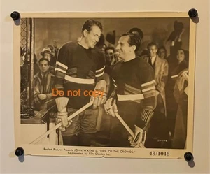 Vtg Movie Still Promo Still Photo IDOL OF THE CROWDS JOHN WAYNE HOCKEY B&W 8x10 - Foto 1 di 2