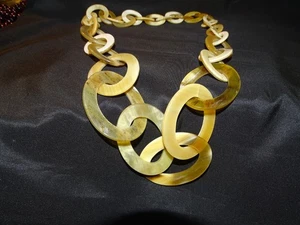Vintage Lovely 36" Plastic Circle Statement Necklace Cream to Tan - Picture 1 of 4