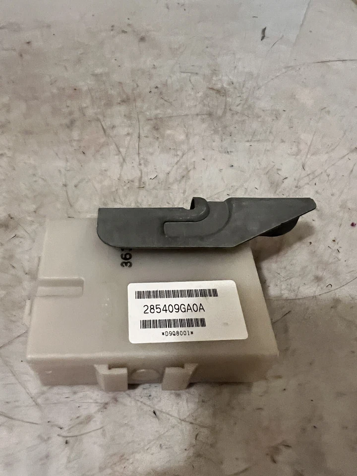2014 Nissan TITAN Shift Lock Control Module 28540-9GA0A OEM - Imagem 1 de 4