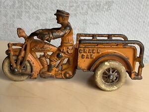 Vintage 1930s Hubley Cast iron Indian motorcycle crash car 6 1/2” all original 