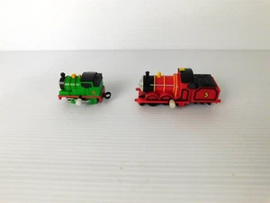 Thomas the Train James 1993 Windup Train Britt Allcroft y 2006 Percy Gullane - Imagen 1 de 7