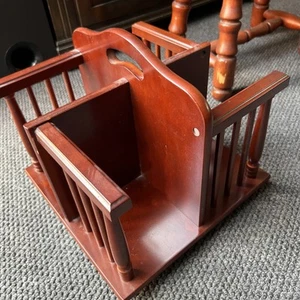 ROTATING QUIRKY TABLE TOP SHELF / TIDY WITH A MAHOGANY FINISH - Picture 1 of 12