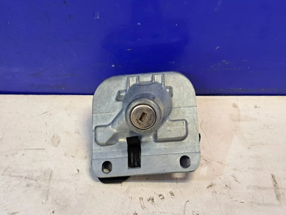 Volvo S80 2013 Lock Tailgate Boot Lid 31253043 BPR38164 - Image 1 of 4