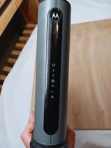Motorola MG7550 16x4 DOCSIS 3.0 Cable Modem Plus AC1900 WiFi Router - Picture 1 of 7