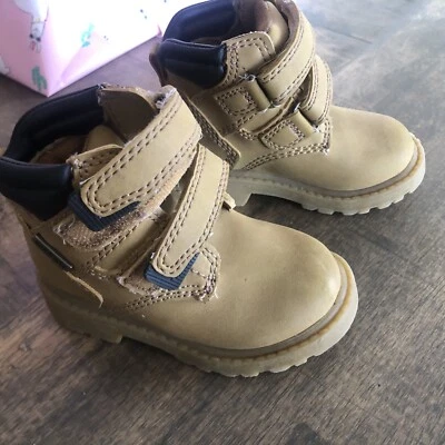 Botas estilo senderismo marrón talla 5 TKS en muy buen estado Foto 1 de 4