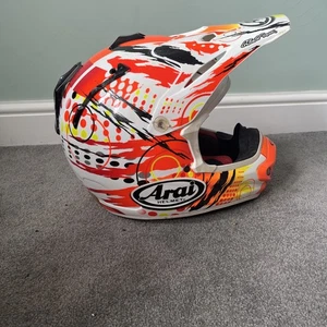 Arai Motocross Helmet - Picture 1 of 3