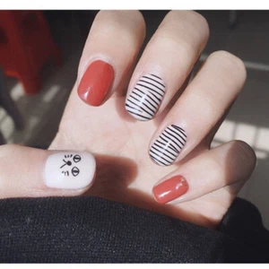 Katze Nail Art Kontrastlinien 24 kurze falsche Nägel fertig - Bild 1 von 5