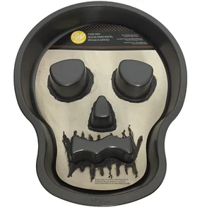 Wilton SKULL Cake Pan Non Stick Halloween Goth Skeleton Day of the Dead NEW - Picture 1 of 5