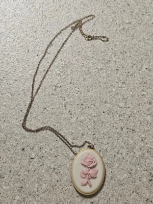 1979 San Marino Rosa - Porcelana Rosa Flor Día de la Madre Collar Colgante Foto 1 de 3