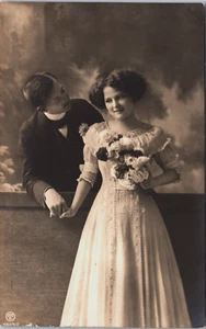 Coppia vittoriana amore e romanticismo RPPC B234 - Foto 1 di 2