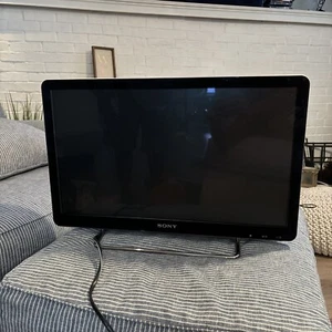 Sony Internet TV NSX-24GT1 24-Inch HD Google TV 60624F4 EUC - Picture 1 of 7