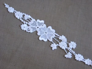 16 PCS GORGEOUS WHITE BRIDAL FLORAL RAYON VENISE APPLIQUE - Picture 1 of 2