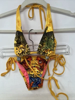 Conjunto de Bikini ED HARDY Vintage Y2K Raro Amarillo Koi Pez Cuerda Triángulo XS (N4) Foto 1 de 4