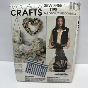 McCalls 6837 Craft Tissue Box Cover Toilet Paper Storage Wreath Pattern *Uncut - Picture 1 of 2