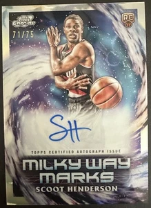 2023-24 Topps Cosmic Chrome Scoot Henderson Rookie Milky Way Marks Auto 71/75 - Foto 1 di 2