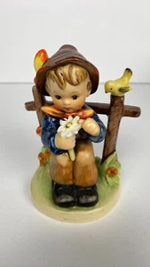 Vintage She Loves Me Not, Junge Figur Hummel 4,5" - Bild 1 von 4