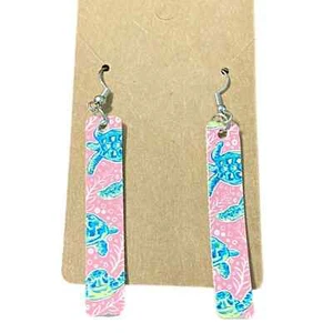 Women's Sea Turtle Animal Print Bar Dangle Drop Earring Pink Teal Slip On Silver - Picture 1 of 5