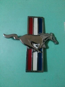Ford Mustang Emblem OEM #6R3J-16C148-AA - Right passenger Side 4 3/8" - Bild 1 von 9