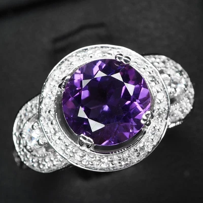 Anillos vibrantes de oro blanco de plata de ley 925 redondos de espinela violeta índigo de 1,80 quilates Foto 1 de 4