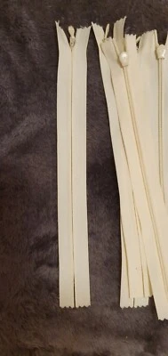 Concealed, Invisible Zip white/cream 8 inch 20cm x 1 - Image 1 of 2