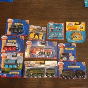 Discontinued Wooden Thomas NEW - Picture 1 of 1