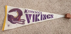 Large NFL Minnesota Vikings Football Vintage 1970s 2 Bar Helmet Felt Pennant - Picture 1 of 8
