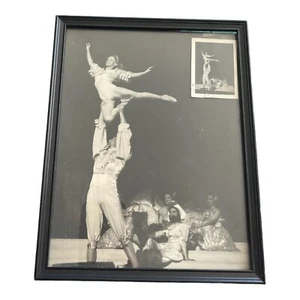 Vintage Ballett Pose tanzende Truppe gerahmtes Foto schwarz weiß Echtfoto 9,5 x 8,5 Zoll - Bild 1 von 7