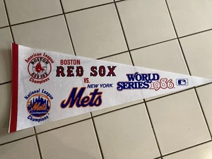 Pennant vintage 1986 World Series - Boston Red Sox Vs NY Mets - Foto 1 di 17