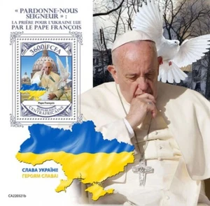 Central Africa 2022 Pope Francis Praying for Ukraine - Souvenir Sheet CA220321b - Picture 1 of 1