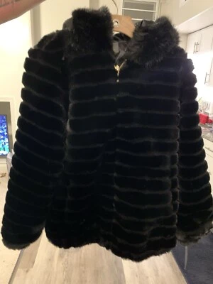 $300 Black Fur Hooded Coat • WOMENS MEDIUM • GALLERY NEW YORK [GF21384M] • NWT!! — 第 1/4 张图片
