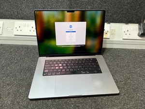 Apple MacBook Pro 16", M1 Pro, 10 CPU / 16 GPU, 2021, 512GB SSD, 16GB RAM, A2485 - Afbeelding 1 van 12