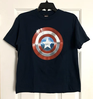 NUEVO CON ETIQUETAS Camiseta Marvel Capitán América Escudo Azul Marino Mad Engine Talla L 14-16 Nueva con Etiquetas Foto 1 de 3