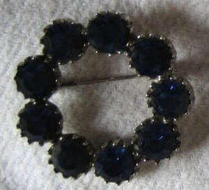 Circular brooch, dark blue stones, 35mm diameter - Picture 1 of 2